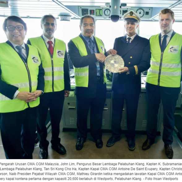 Kapal kontena terbesar dunia berlabuh di Westports
