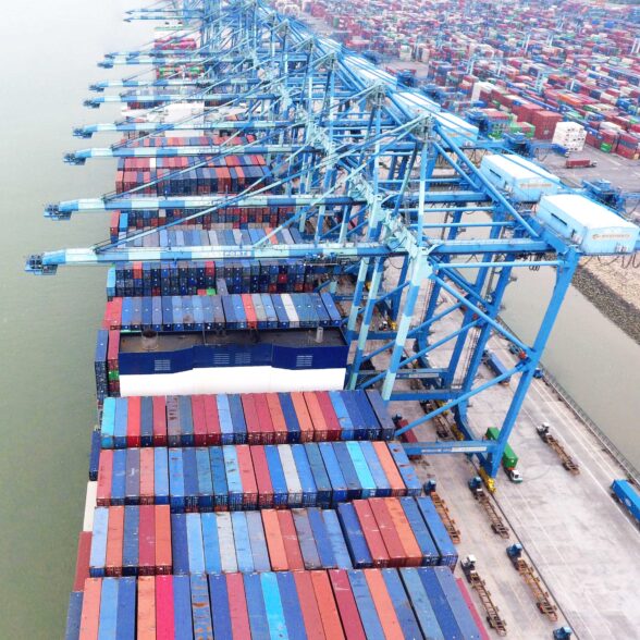 WESTPORTS SETS NEW RECORD BY HANDLING 23,183 TEUS ON ONE VESSEL